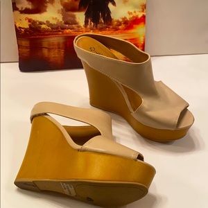 Nude peep toe Cut out wedges